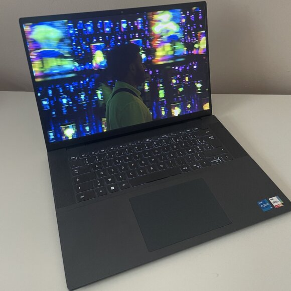 Dell Inspiron 16 5630 - Picture 1 of 9